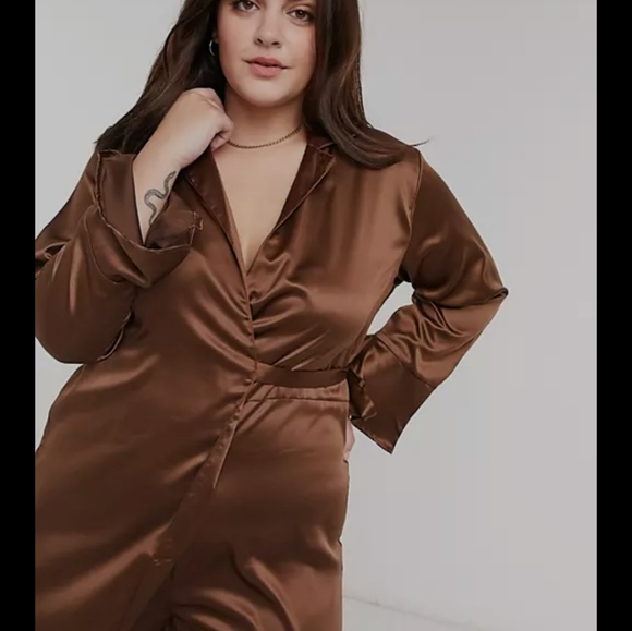 Verona Curve jumpsuit with wrap front detail in chocolate - Picture 3 of 3